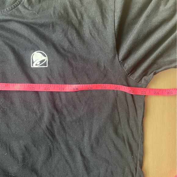 Taco Bell Men’s paint drip Henley employee T-Shirt size XL - Picture 2 of 4